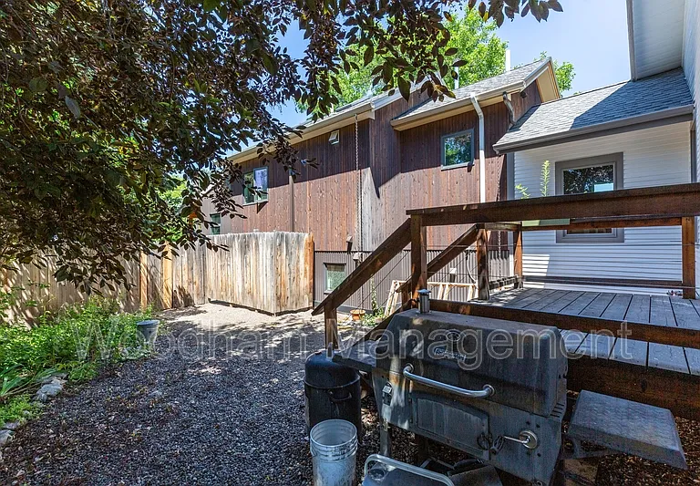 407 N Broadway Ave — Photo 24