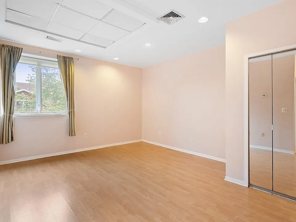 75 Liberty Ave #C32