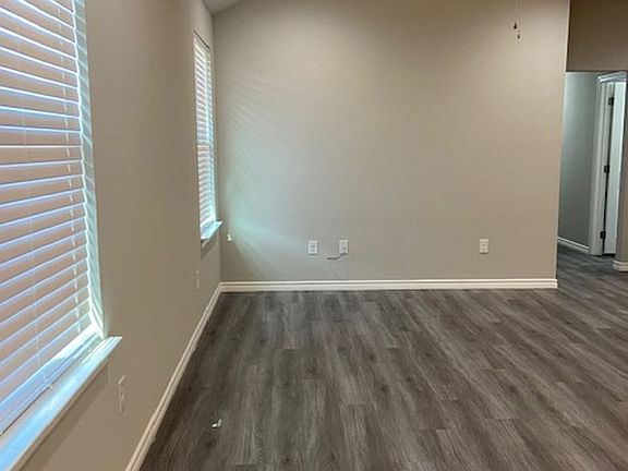 2nd image of 2865 Melissa Ln