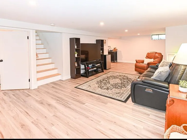 10 Ruth St — Photo 9