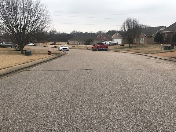 5th image of 65 Susanne Dr