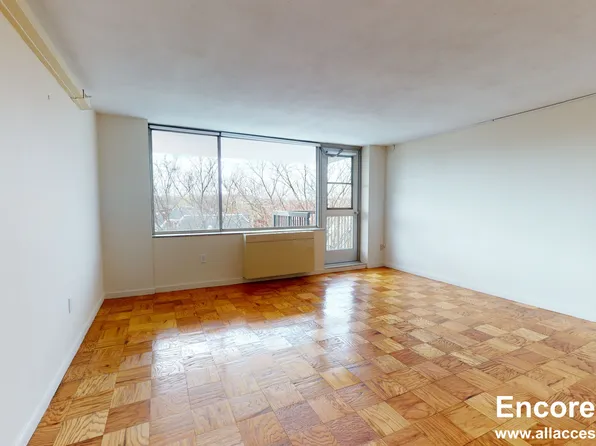 17 Monmouth Ct, Brookline, MA