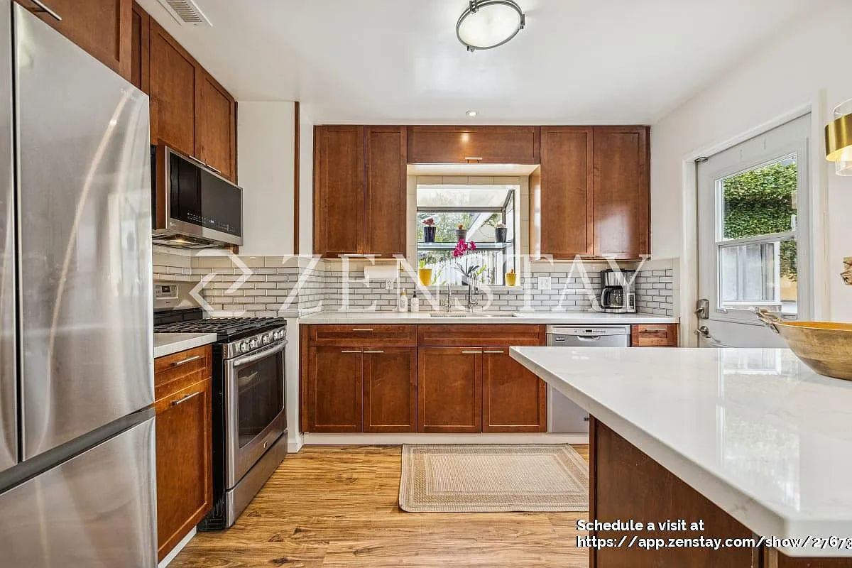 4 bed, 1525 sqft, $10,000 — Photo 1
