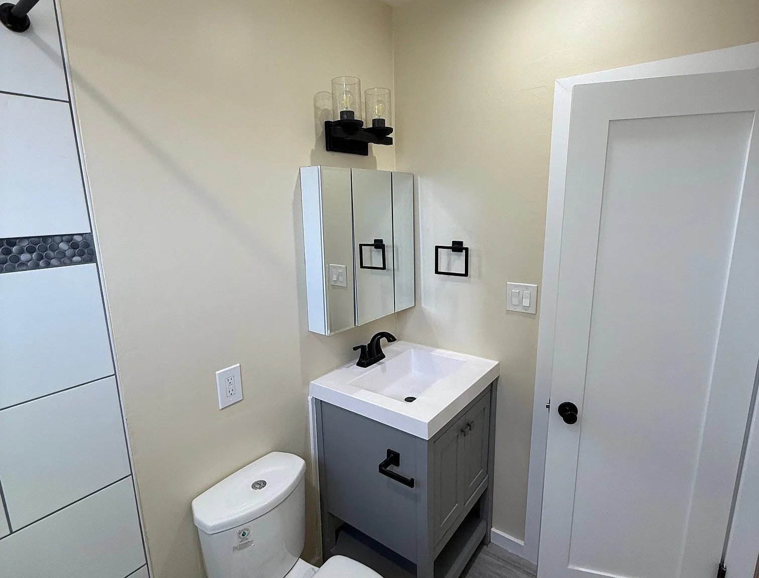 1 bed, 580 sqft, $2,400 — Photo 1