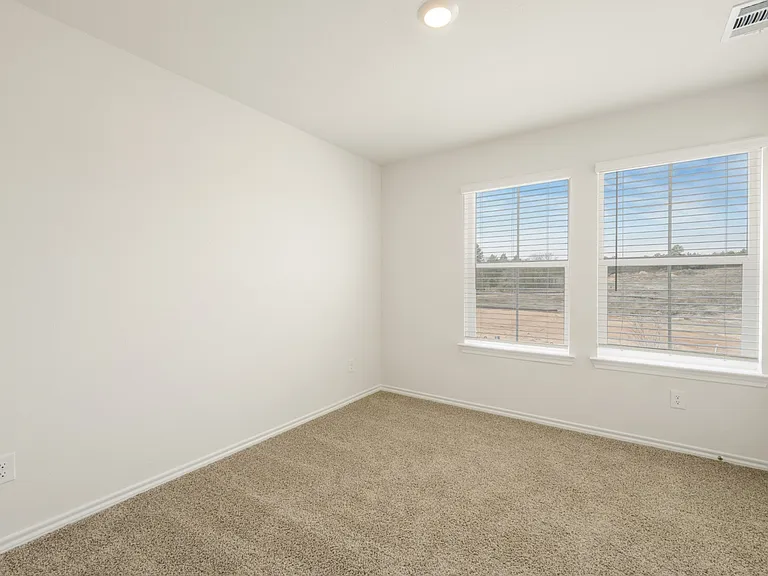 1570 Brooke Dr — Photo 16