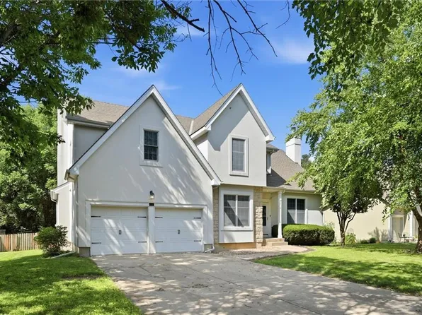 5216 W 158th Pl, Overland Park, KS 66224