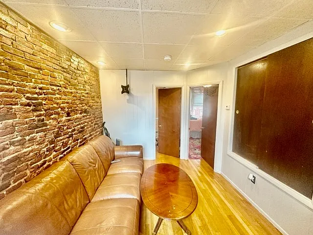 3 bed, 9999 sqft, $3,700 — Photo 3