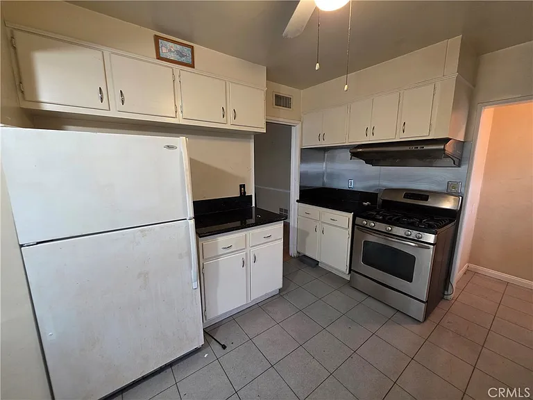 25 E San Marino Ave #25 — Photo 16