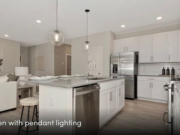 3rd image of 608 Cedarwood Trl