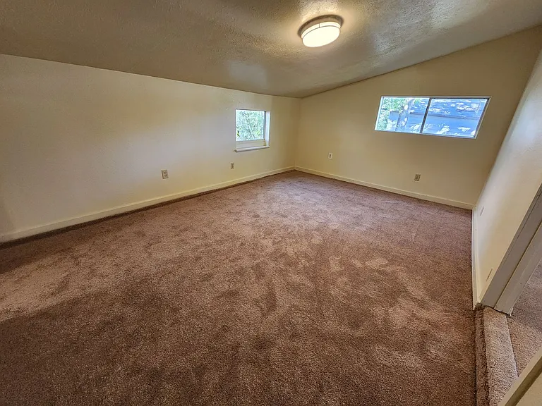 1516 Lindsey St — Photo 10