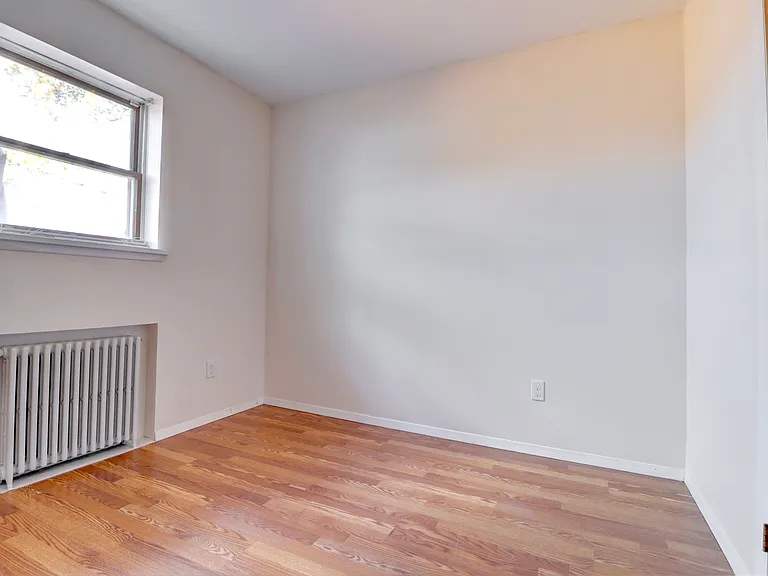 7604 79th Pl #2FLRR — Photo 17