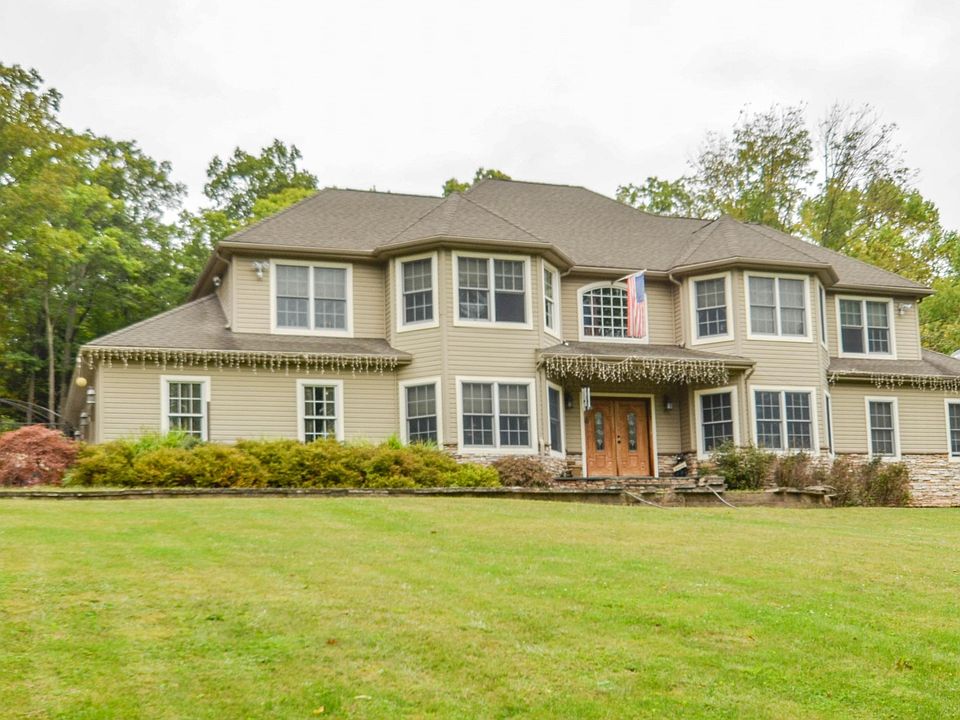 345 Possinger Dr, Stroudsburg, PA 18360 Zillow