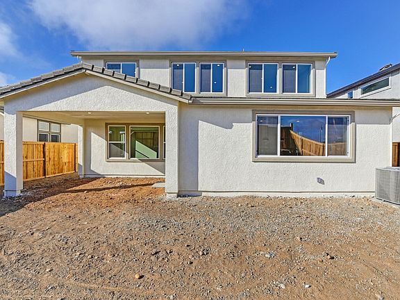 Mountaingate 34 Exterior