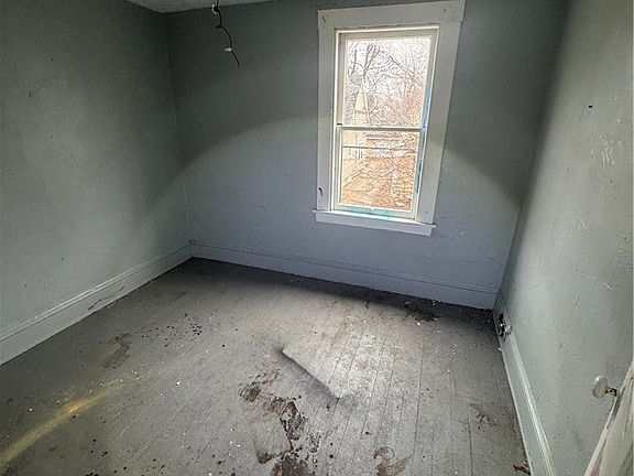4th image of 3008 Roanoke Ave