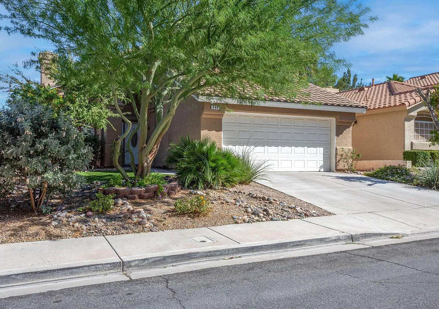 244 Camelback Ridge Avenue, Henderson, NV 89012 — Photo 3