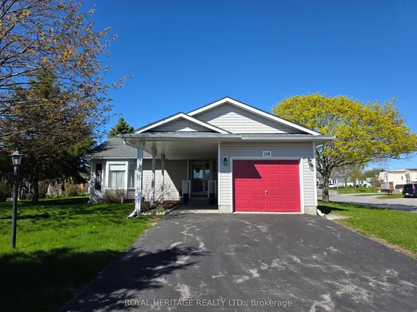 118 Bluffs Rd, Clarington, ON L1B 1A8