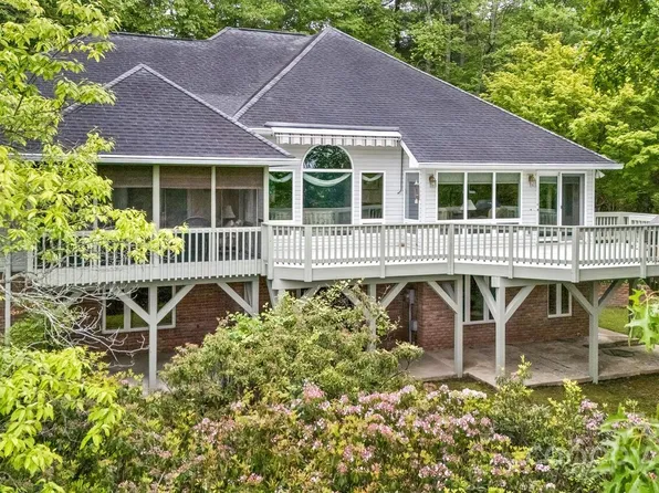 4471 Cove Loop Rd, Hendersonville, NC 28739