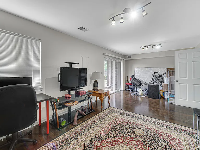 673 E Fountainview Dr #673 — Photo 11
