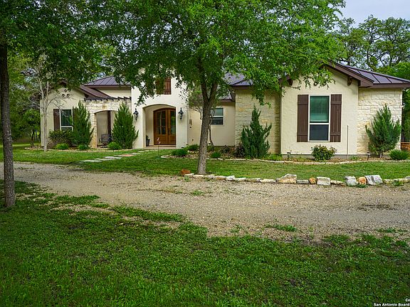 4th image of 445 COUNTY ROAD 4614