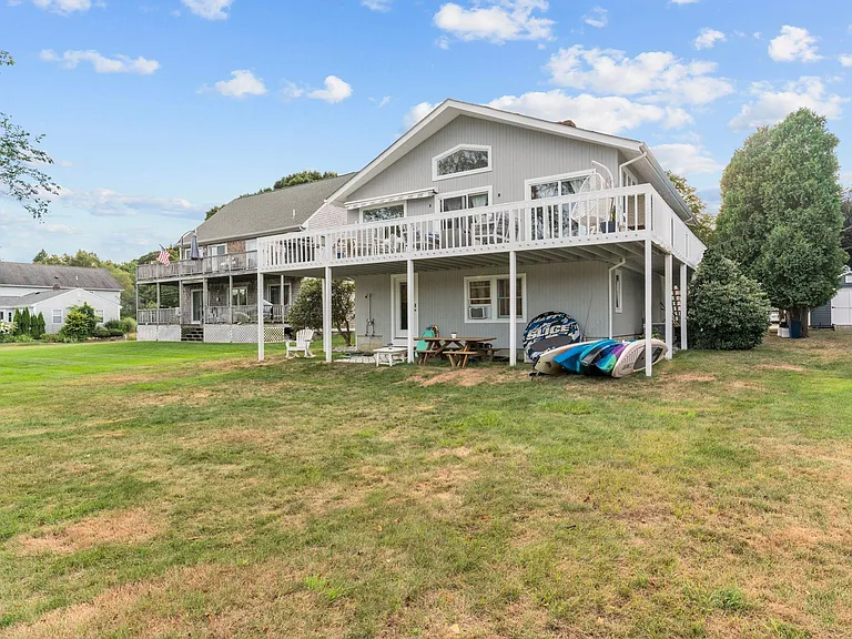 93 Riverside Dr — Photo 40