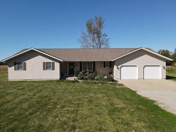 949 N County Road 1200e, Toledo, IL 62468
