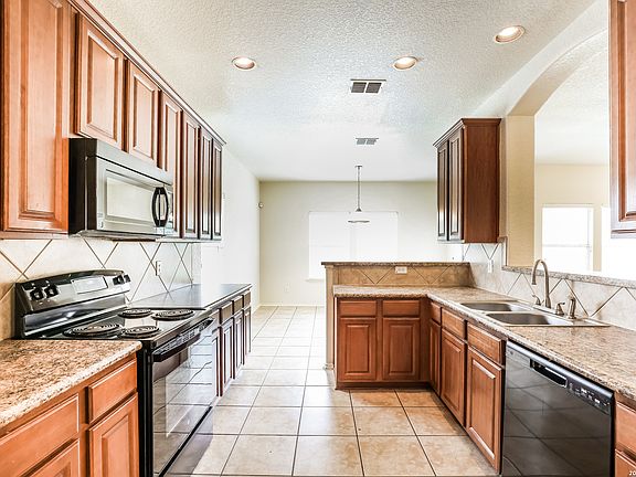 5th image of 6802 Foster Fields