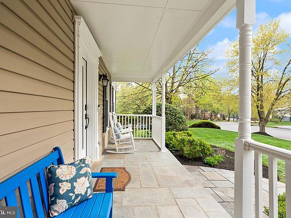 4th image of 11401 Tanbark Dr