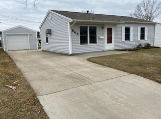 845 Fairview Dr, Marion, IA 52302