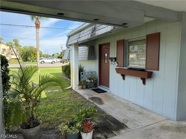 358 Easton Ct, Lehigh Acres, FL 33936