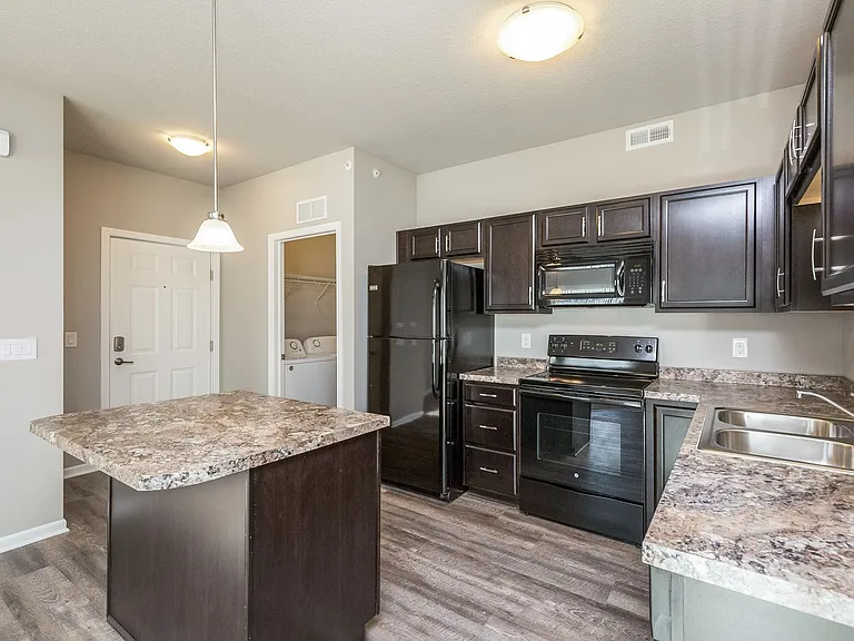 2314 E Porter Ave — Photo 31