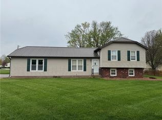 1101 W Rickelman Ave, Effingham, IL 62401