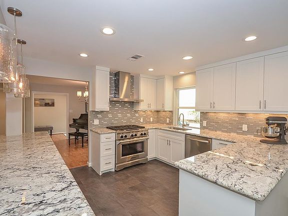 2nd image of 1703 Briarpark Dr