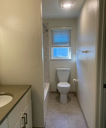 5th image of 637 Baker St #A