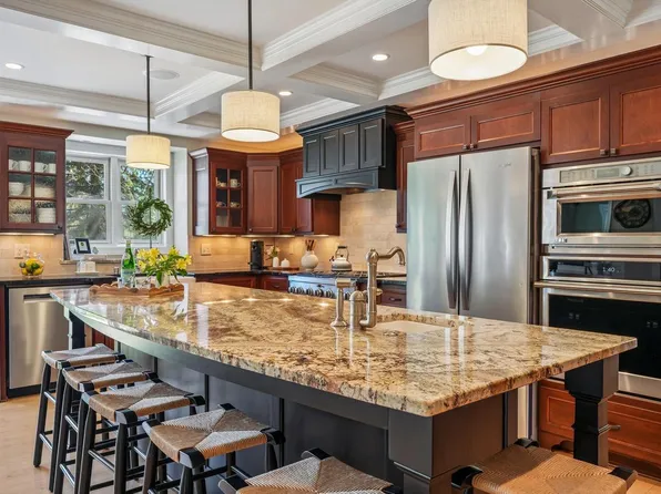 15155 Shamrock LANE, Brookfield, WI 53005