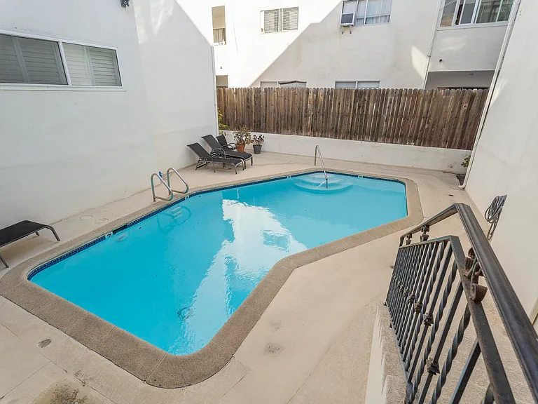 930 3rd St #107 — Photo 26