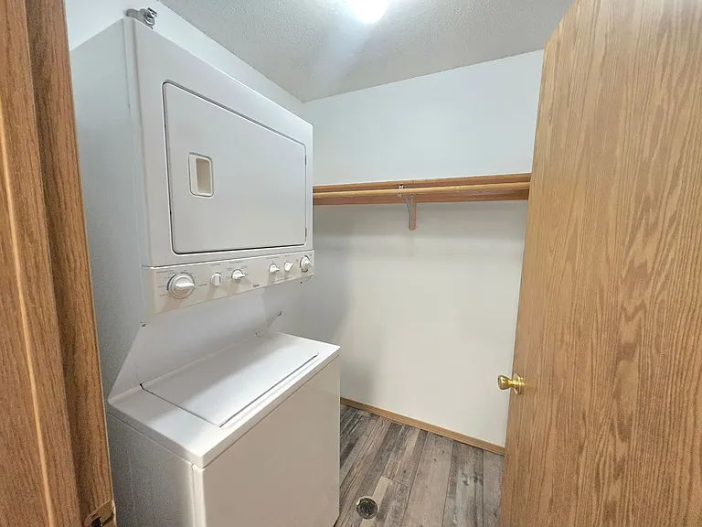 Prairie Gardens Apartments — Photo 40