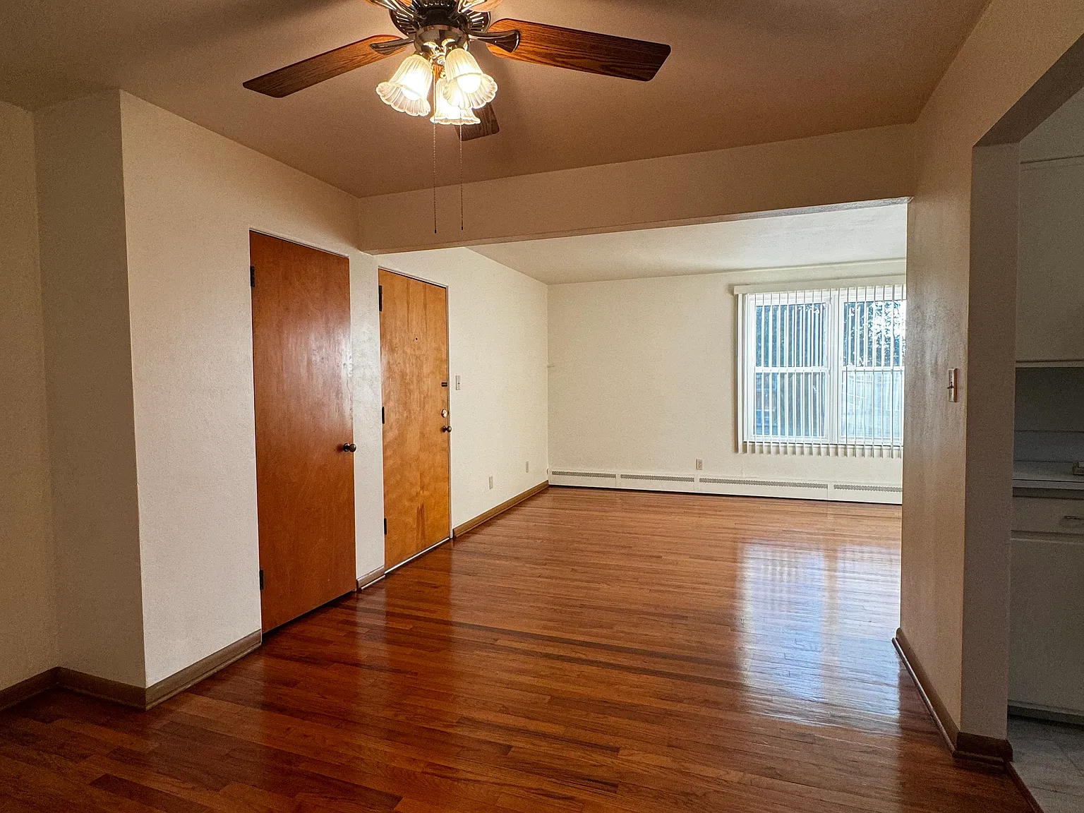 2 bed, 900 sqft, $900 — Photo 4