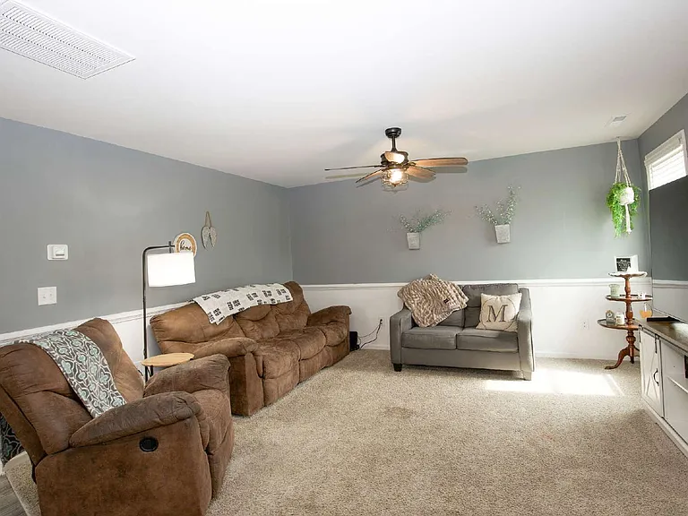 413 Century Ln — Photo 18
