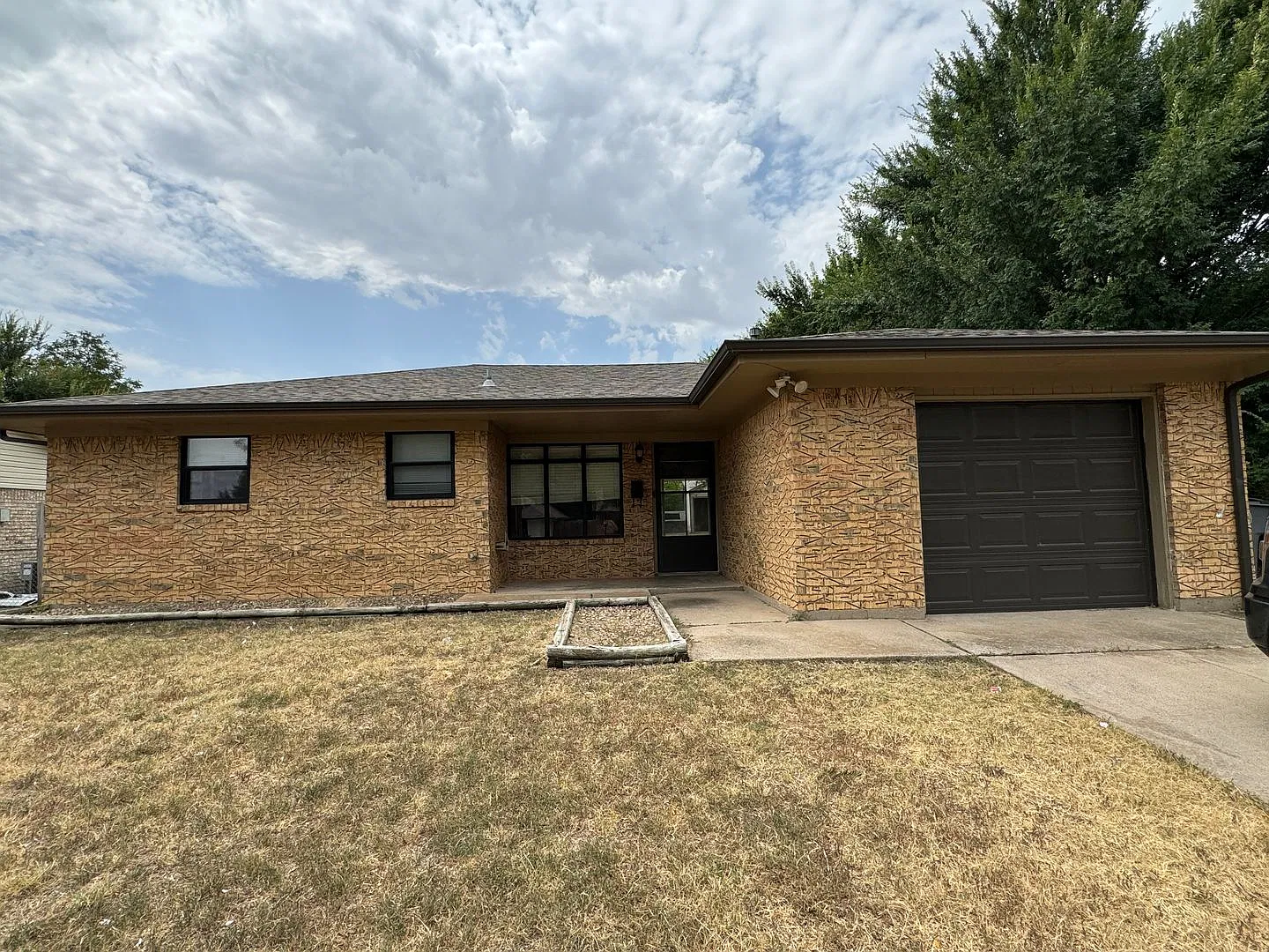 5706 NW Chestnut- coming soon! — Photo 1
