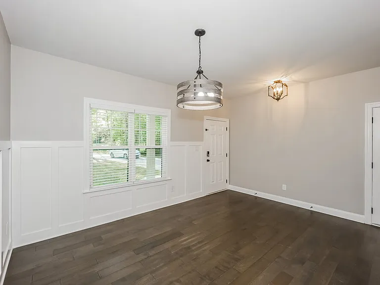 102 Peyton Ct — Photo 9