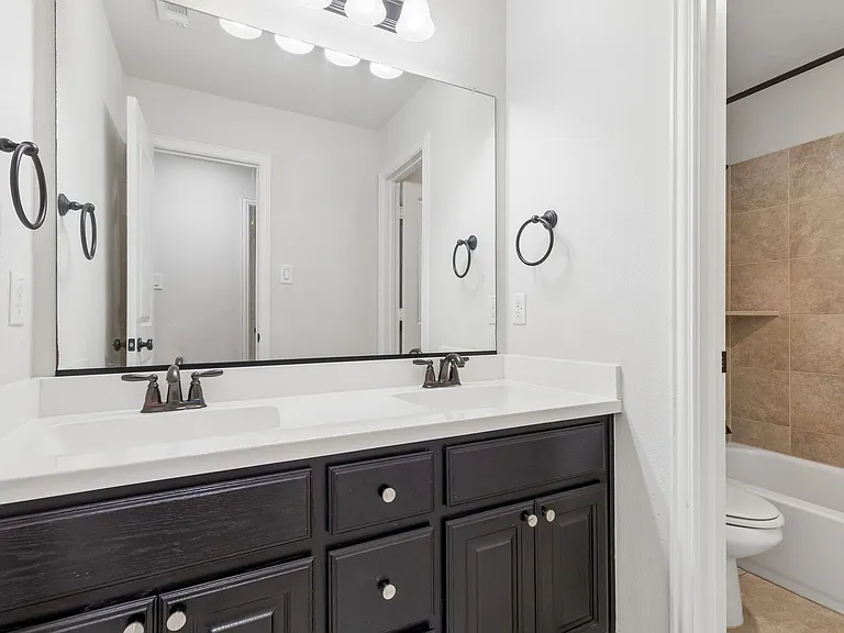408 Vine St — Photo 7