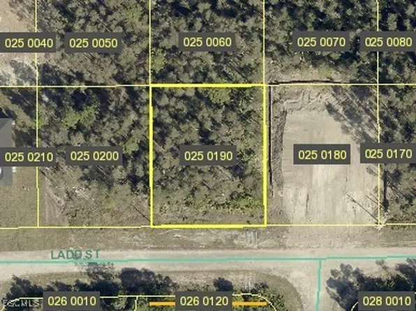 547/549 Ladd St, Lehigh Acres, FL 33974