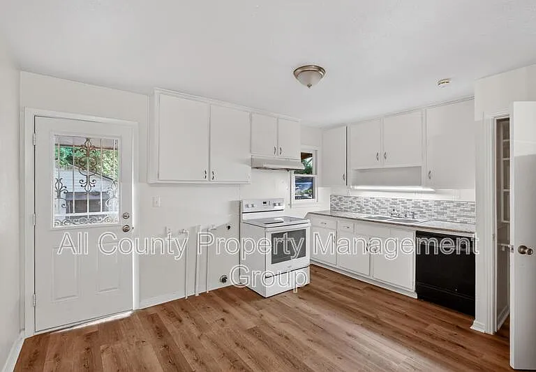 4709 Mayfair St — Photo 6