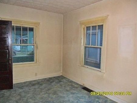 5th image of 66 Schiller St