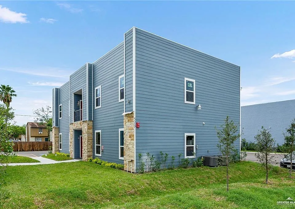 513 N Cynthia St