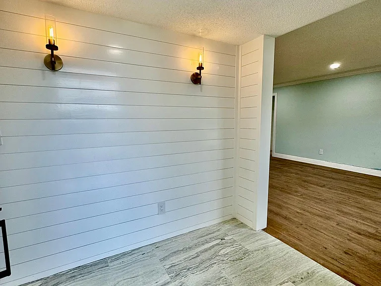 1333 Williams Dr — Photo 2