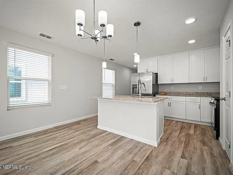 8918 Free Ave — Photo 8