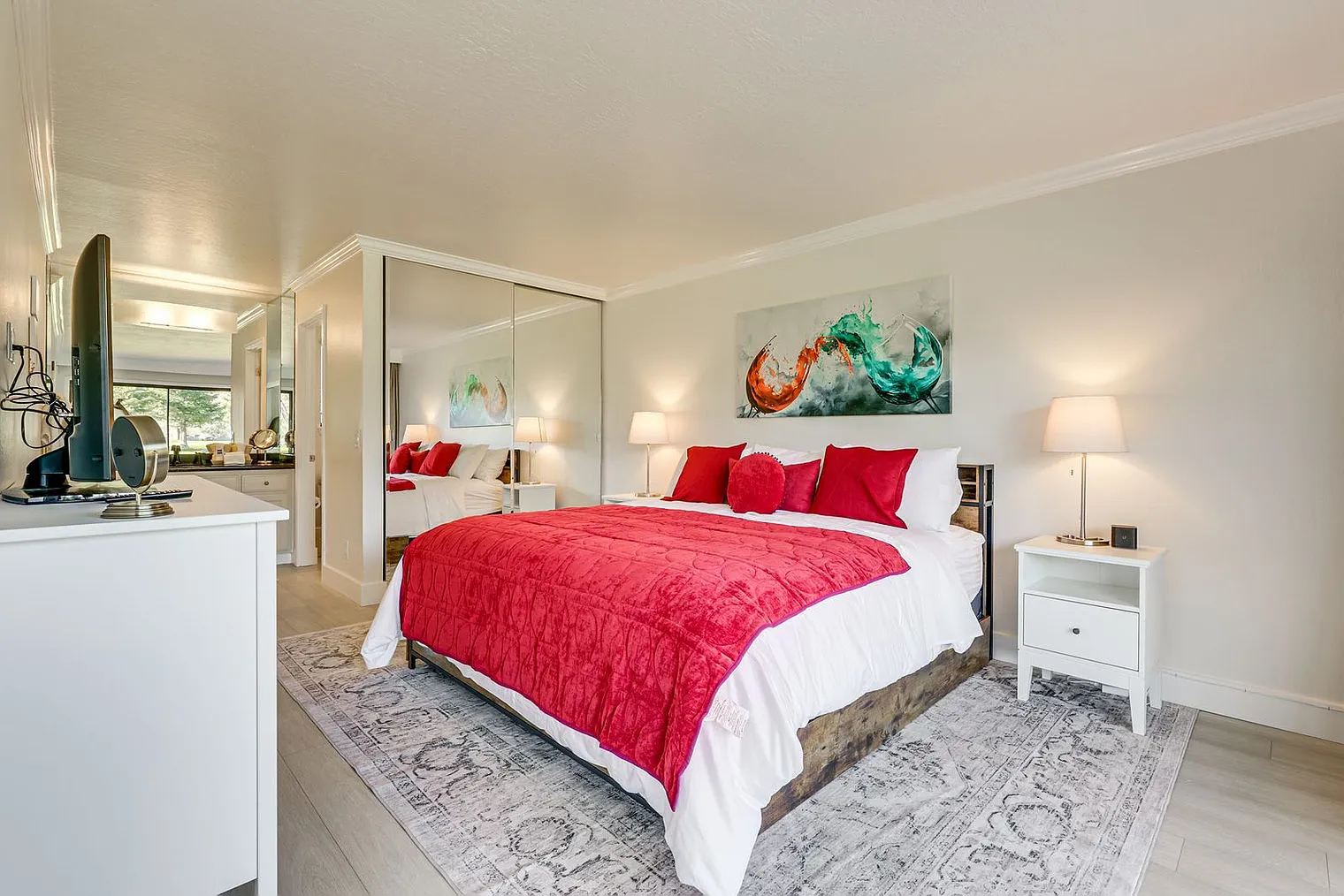 1 bed, 1.0 bath, 742 sqft, $4,580 — Photo 4