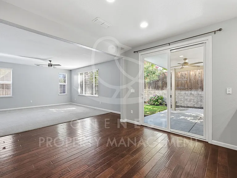 611 Open Range Ln — Photo 9