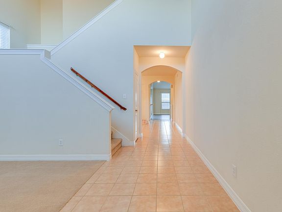 3rd image of 312 Bluefinch Dr